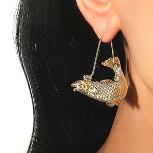 (1)PC GOLDEN FISH SHAPED U-HOOP SHAPE FISHTAIL FISH EARRINGS